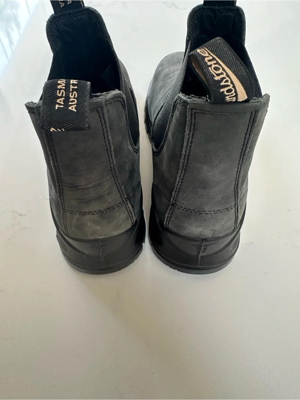 Blundstone Men's Lug Chelsea Boots  - Rustic Black 11US Like New